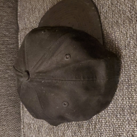 Hat - Picture 3 of 4